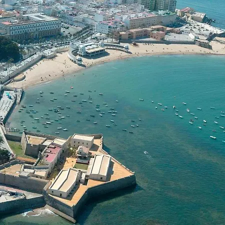 Caleta Dreams. A Estrenar. A 60 Metros Playa Apartment *